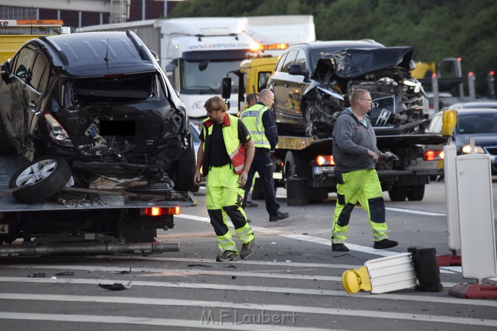 VU mehrere PKW A 3 Rich Oberhausen Hoehe AK Koeln Ost P273.JPG - Miklos Laubert